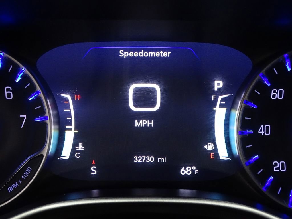 Used 2024 Chrysler Pacifica Touring-L image 44