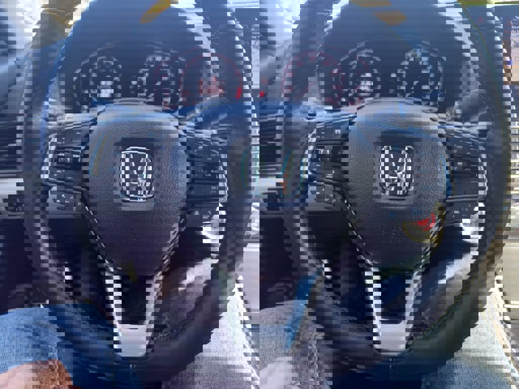 Used 2022 Honda Accord Touring image 9