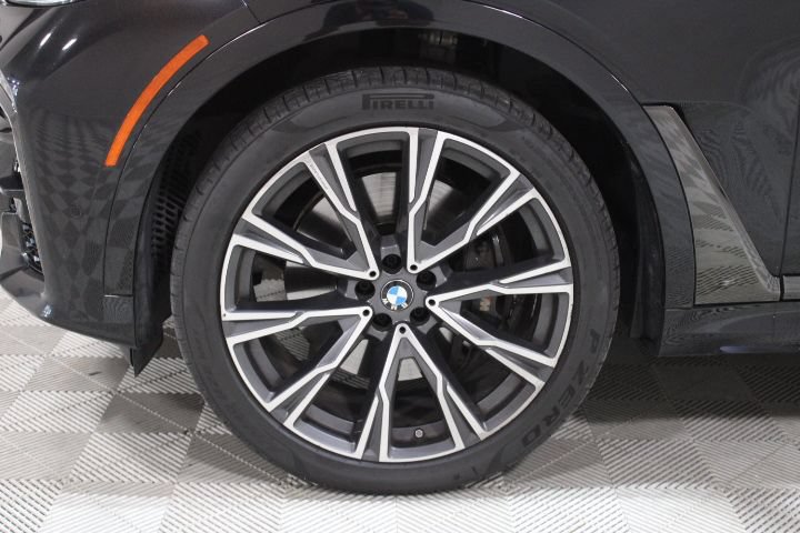 Used 2021 BMW X7 M50i w/ Dynamic Handling Package AWD/4WD image 45