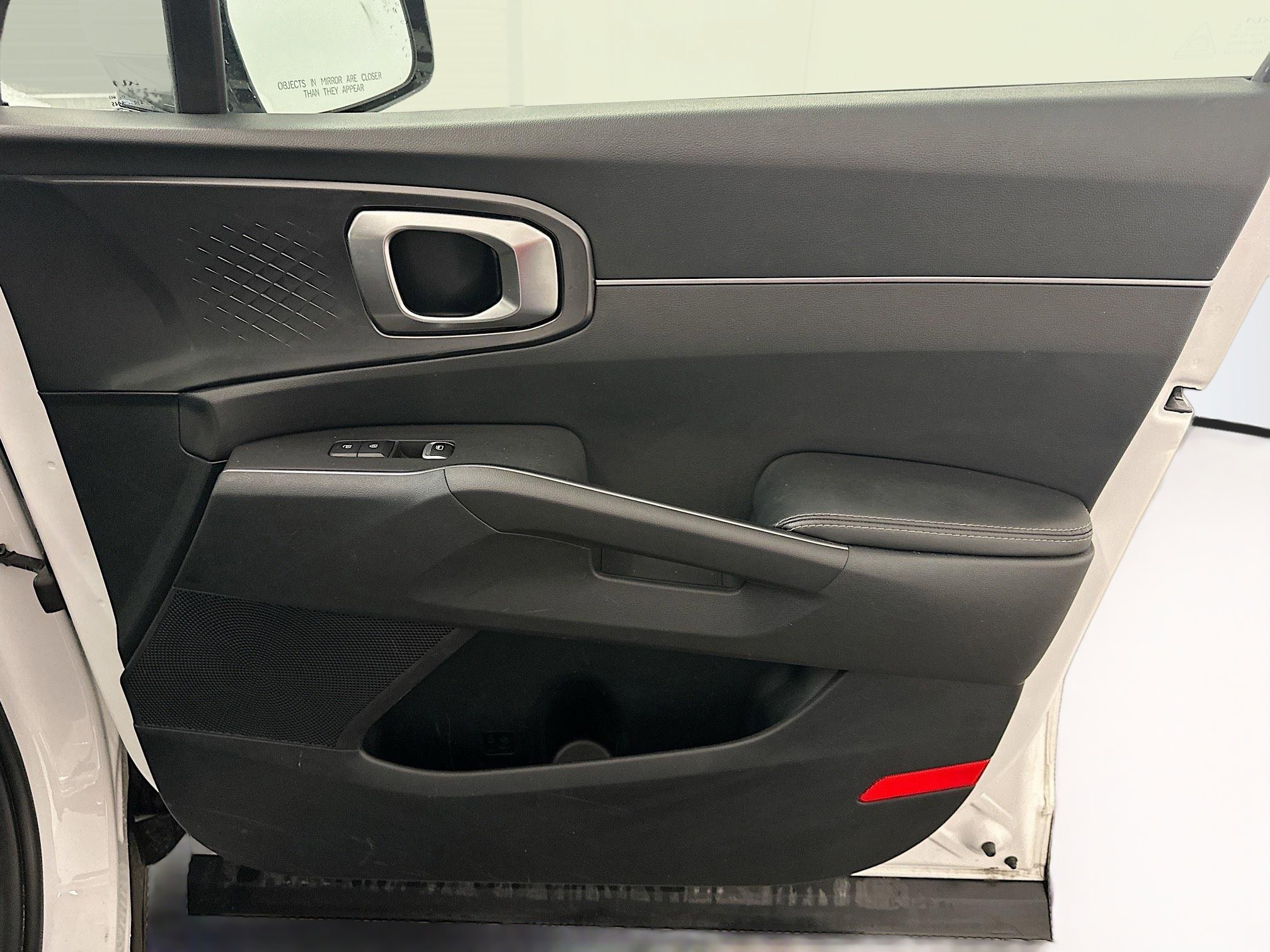 Used 2024 Kia Sorento S image 33