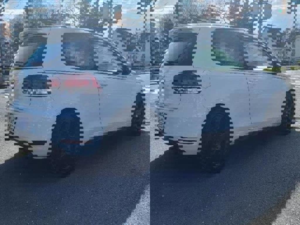 Used 2012 Volkswagen GTI PZEV image 8