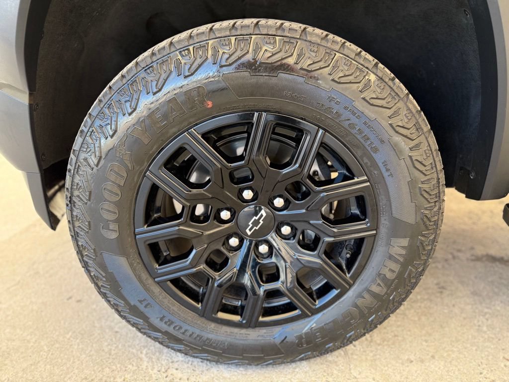 Used 2024 Chevrolet Colorado Trail Boss AWD/4WD image 11