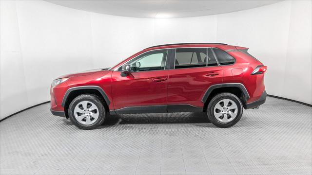 Used 2020 Toyota RAV4 LE FWD image 3