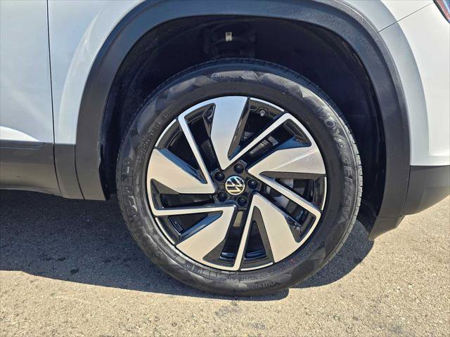 Used 2024 Volkswagen Atlas SE FWD image 9