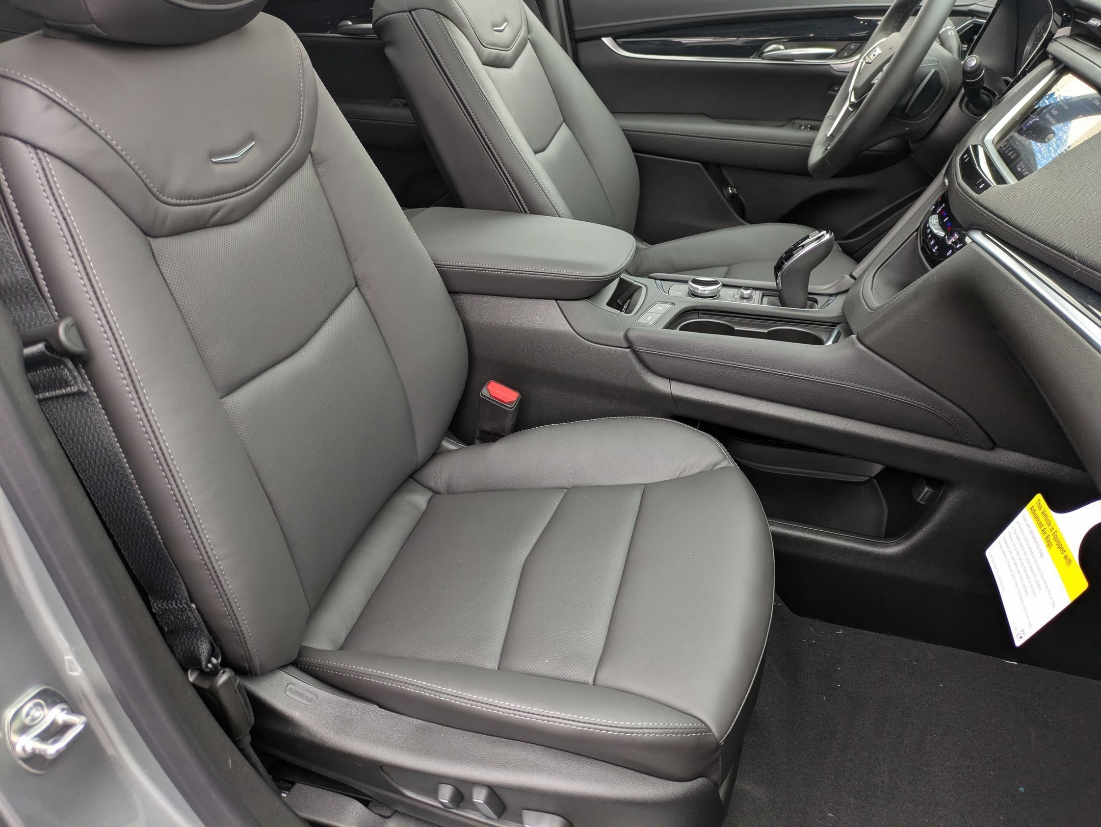 New 2026 Cadillac XT5 Premium Luxury w/ LPO, ONYX Package FWD image 39
