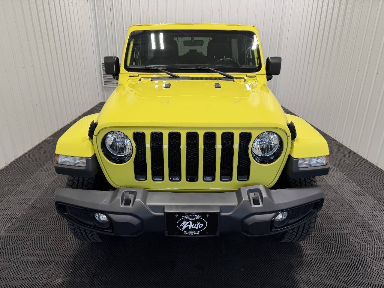 Used 2023 Jeep Wrangler Unlimited Sahara AWD/4WD image 2