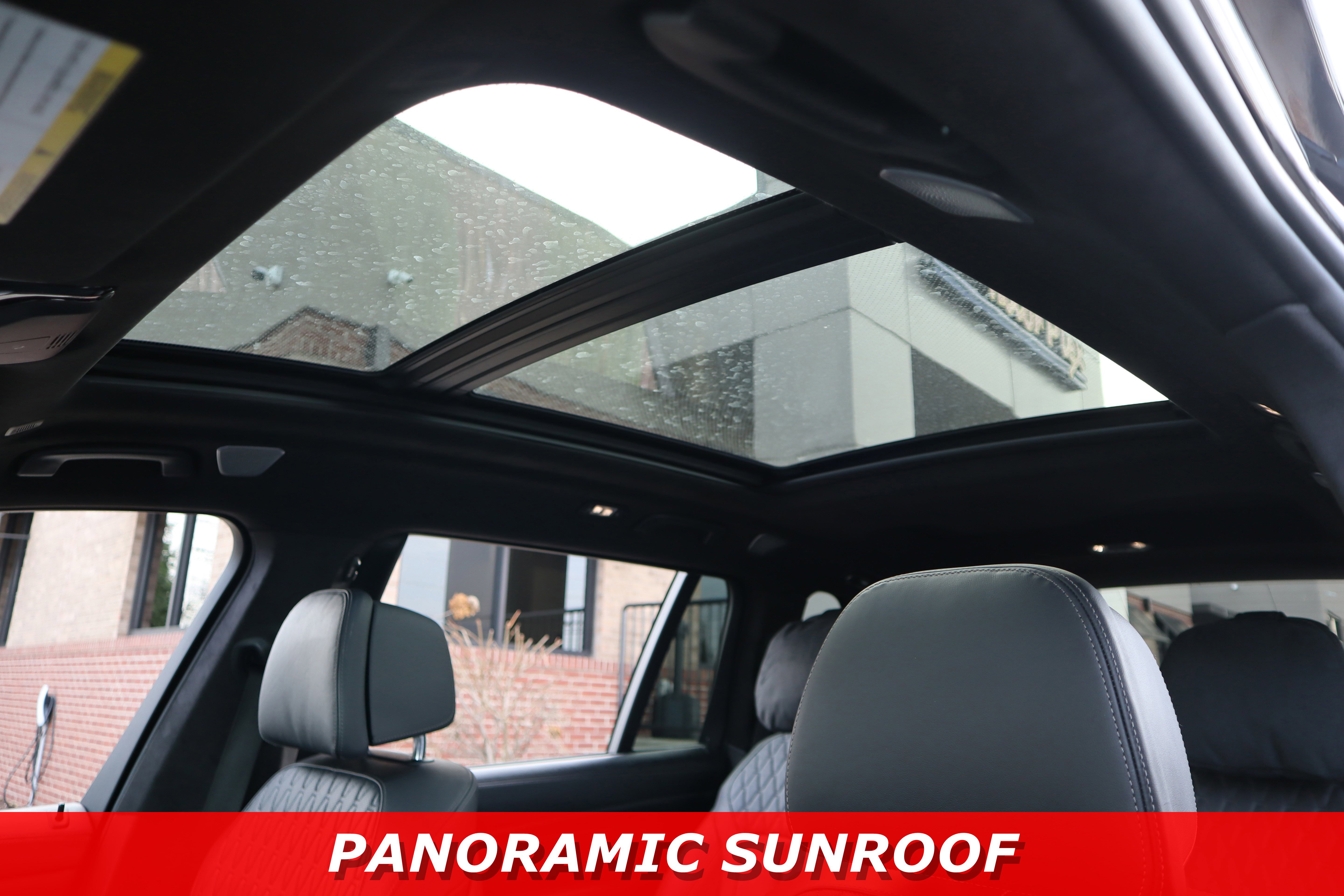 Used 2023 BMW X7 M60i w/ Executive Package image 31