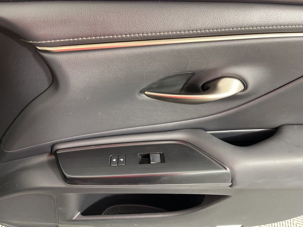 Used 2020 Lexus ES 300h w/ Premium Package image 21