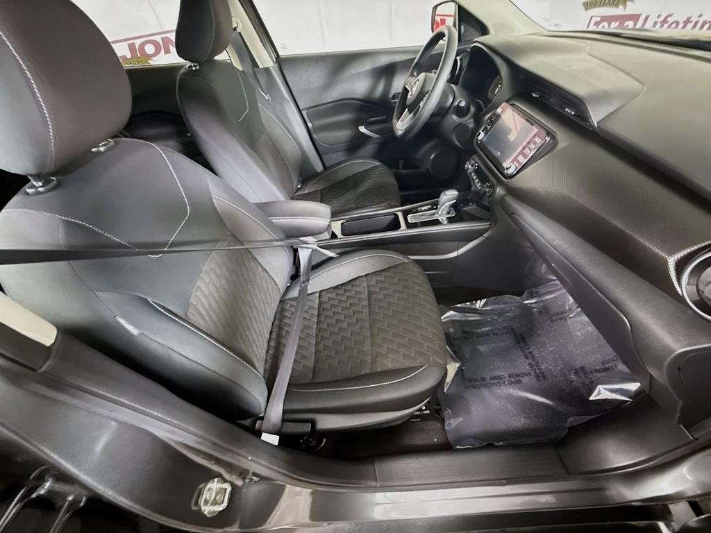 Certified 2021 Nissan Kicks SV FWD image 28