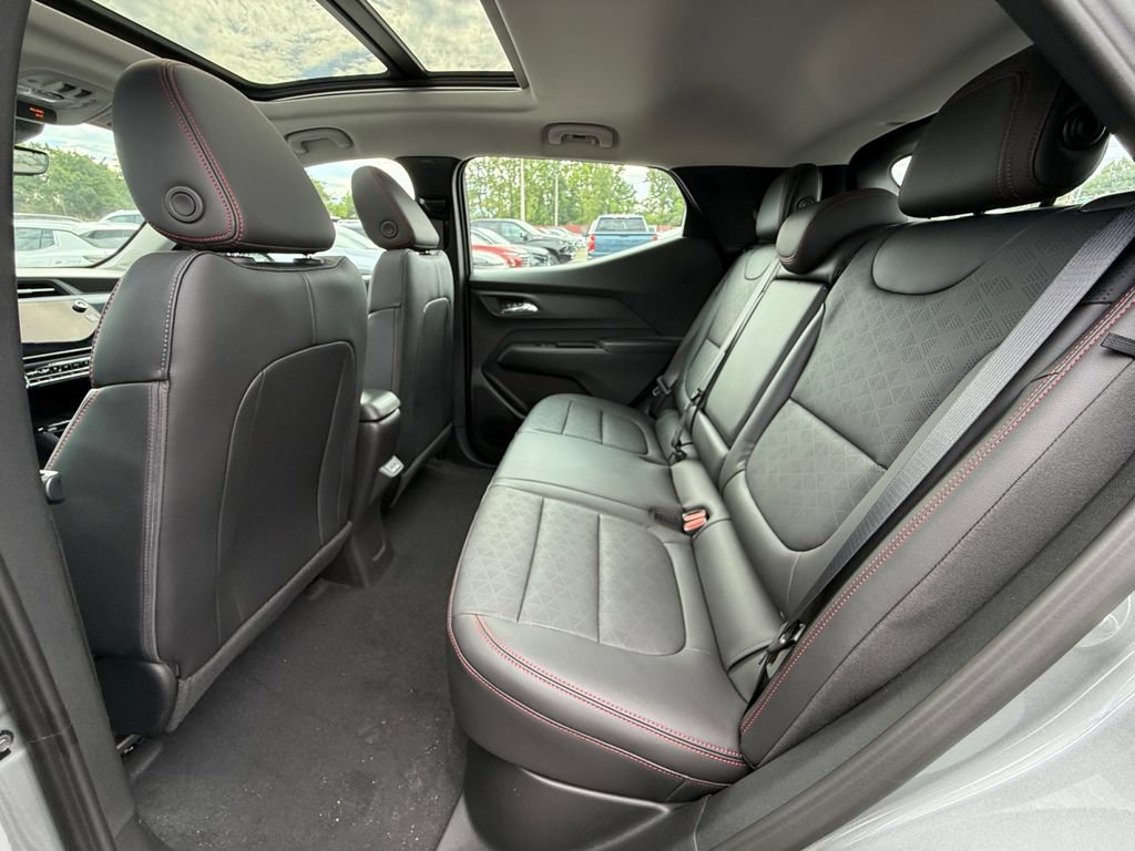 New 2027 Chevrolet Bolt RS w/ Technology Package FWD image 26