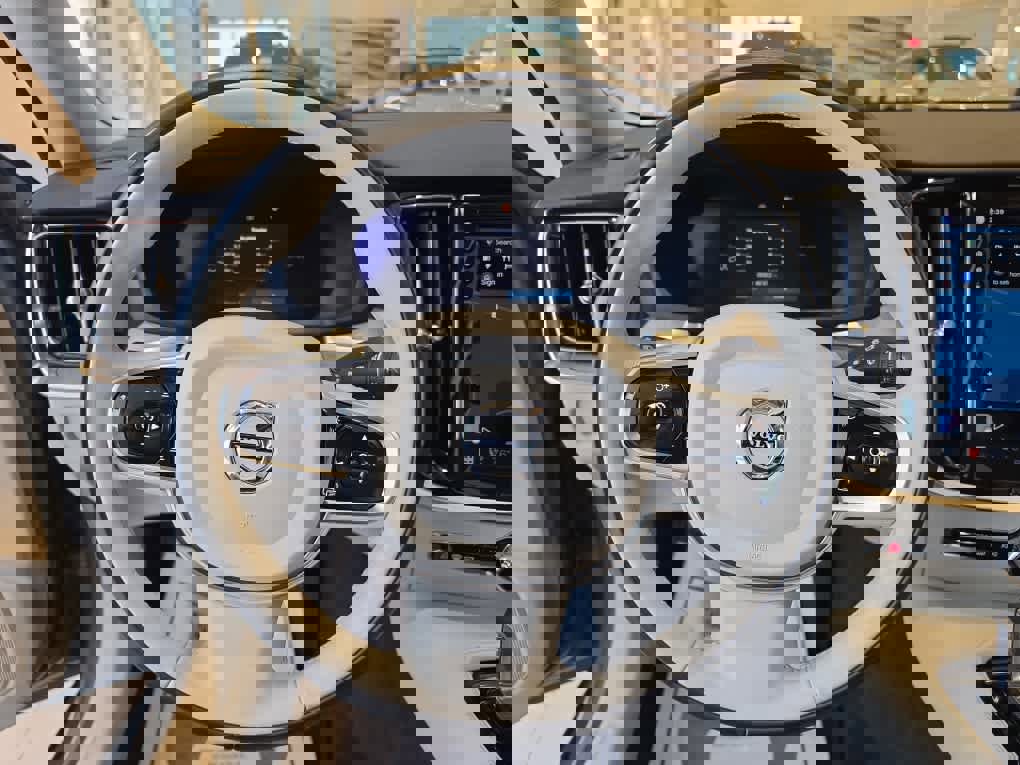 Used 2024 Volvo S60 T8 Plus w/ Climate Package AWD/4WD image 9