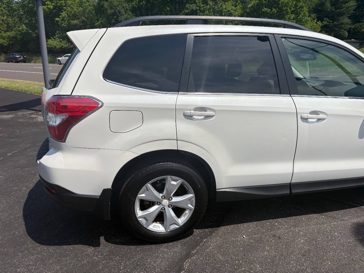 Used 2014 Subaru Forester 2.5i Limited w/ Popular Package #1 AWD/4WD image 4