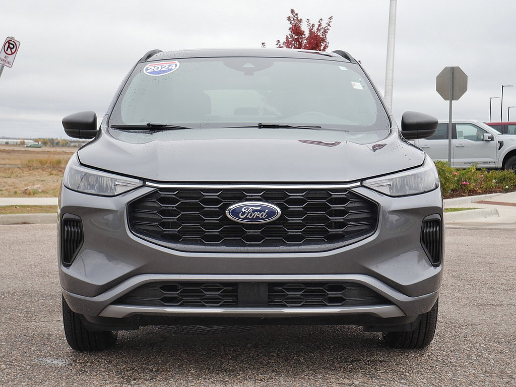 Used 2024 Ford Escape ST-Line w/ Tech Pack #1 AWD/4WD image 9