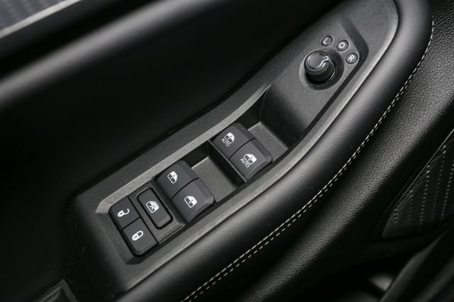 Used 2025 Jeep Grand Cherokee Laredo X w/ Luxury Tech Group I AWD/4WD image 38
