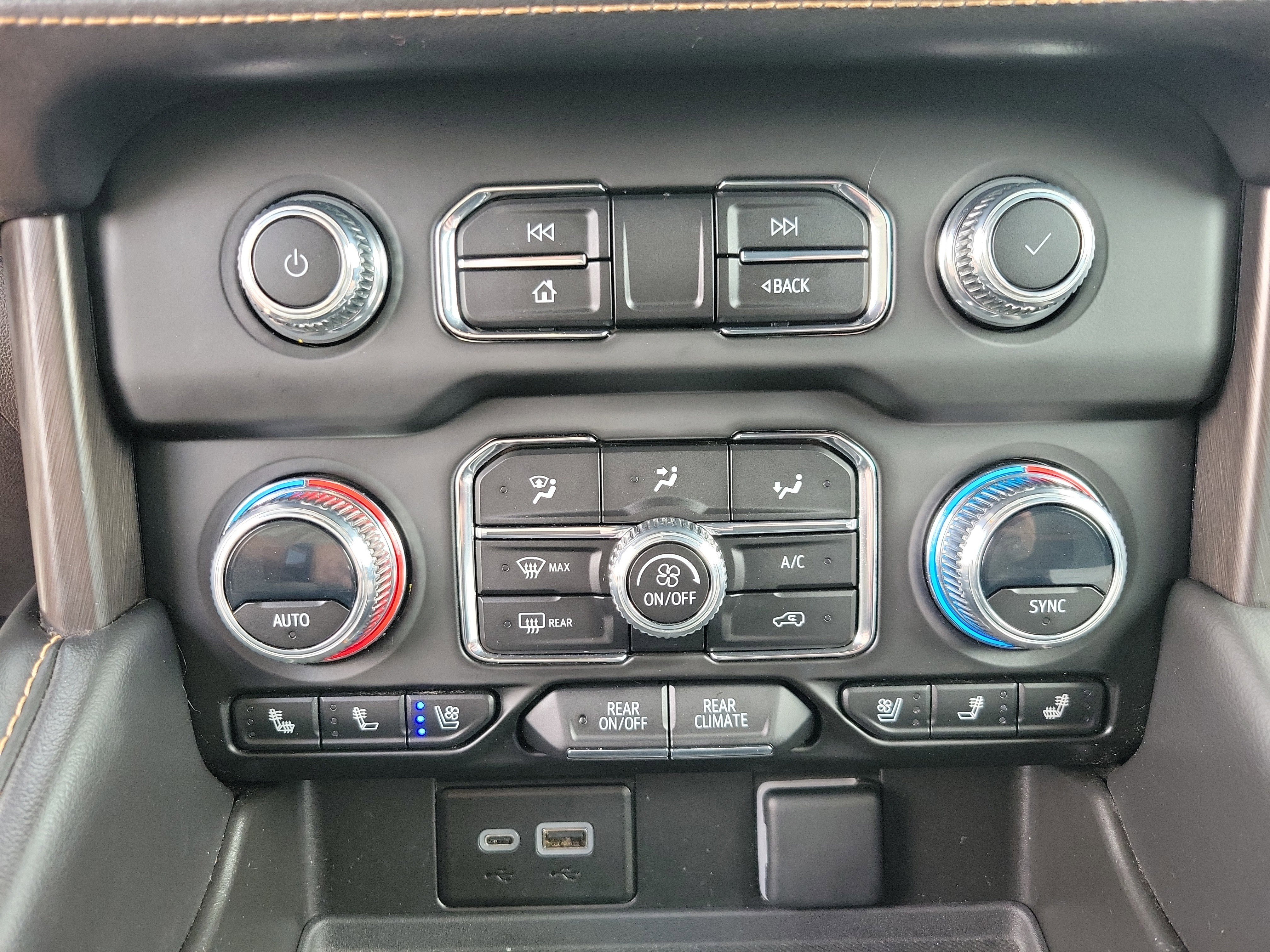 Used 2023 GMC Yukon AT4 image 14