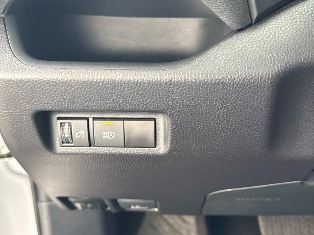 Used 2025 Toyota RAV4 XLE FWD image 29