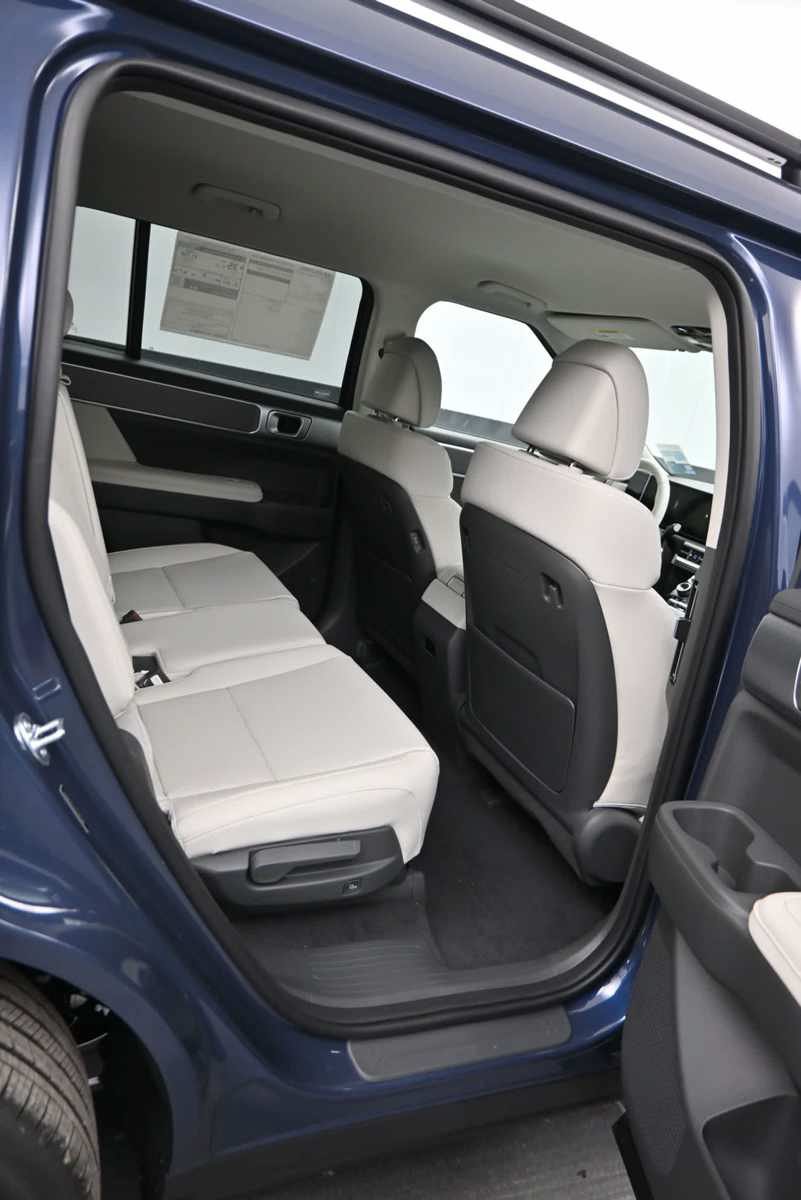 New 2027 Hyundai Santa Fe SEL AWD/4WD image 12