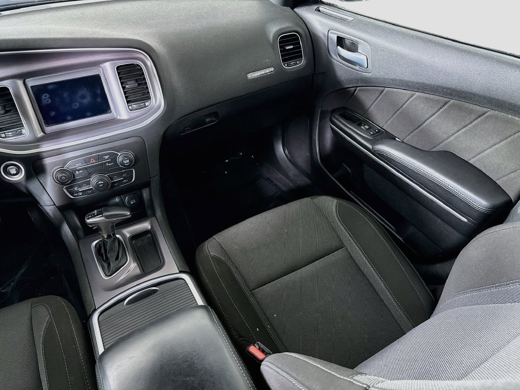 Used 2022 Dodge Charger SXT RWD image 25