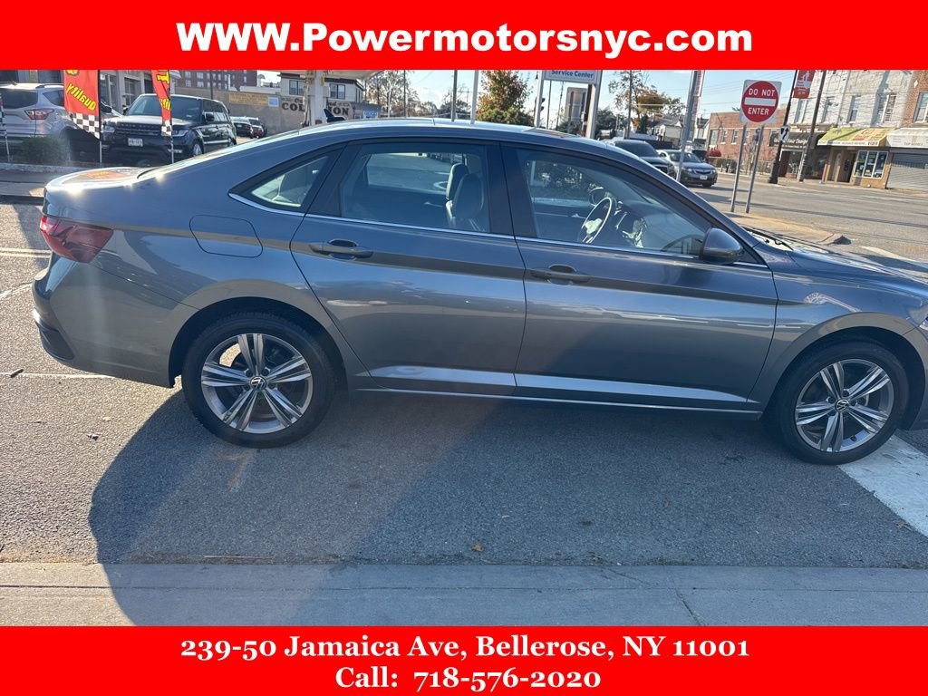 Used 2022 Volkswagen Jetta SE image 6