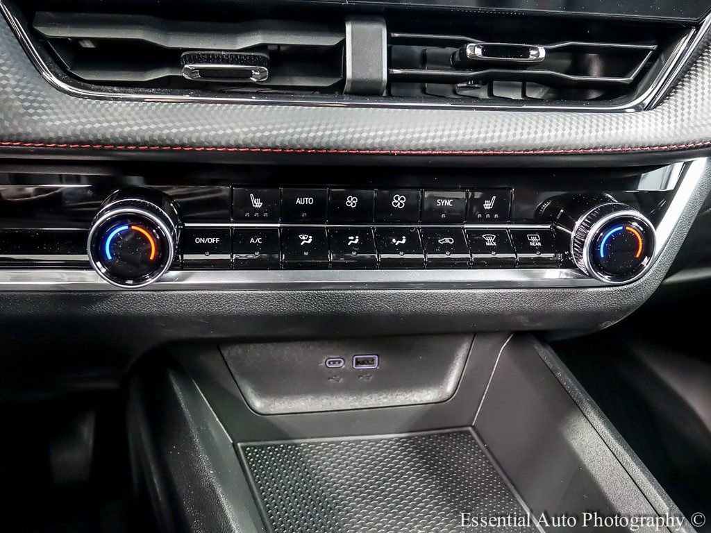 New 2026 Chevrolet Equinox RS w/ LPO, Floor Liner Package image 17