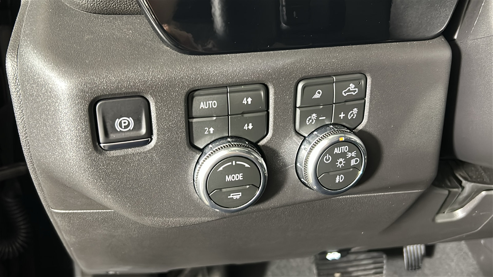 New 2026 GMC Sierra 1500 Elevation w/ Elevation Premium Package AWD/4WD image 23