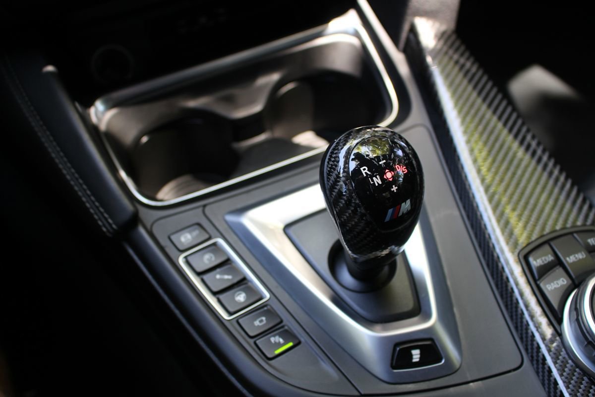Used 2015 BMW M4 Convertible RWD image 41