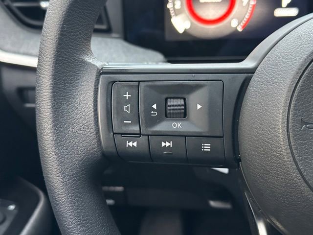 Used 2025 Nissan Kicks SV image 17