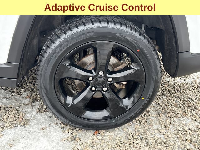 Used 2023 Jeep Grand Cherokee Limited w/ Black Appearance Package AWD/4WD image 9