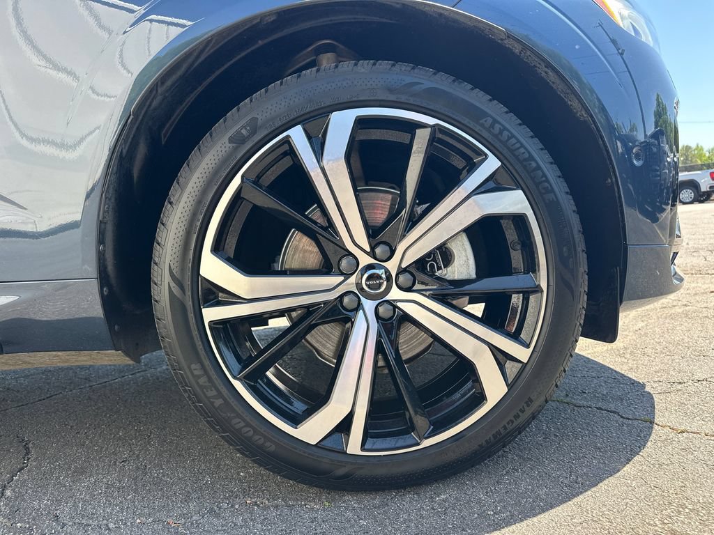 Used 2024 Volvo XC60 B5 Ultimate w/ Protection Package Premier AWD/4WD image 13