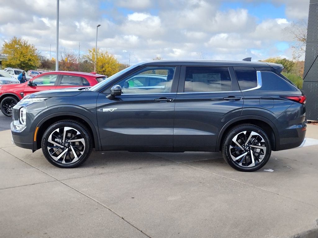 New 2025 Mitsubishi Outlander SE image 19