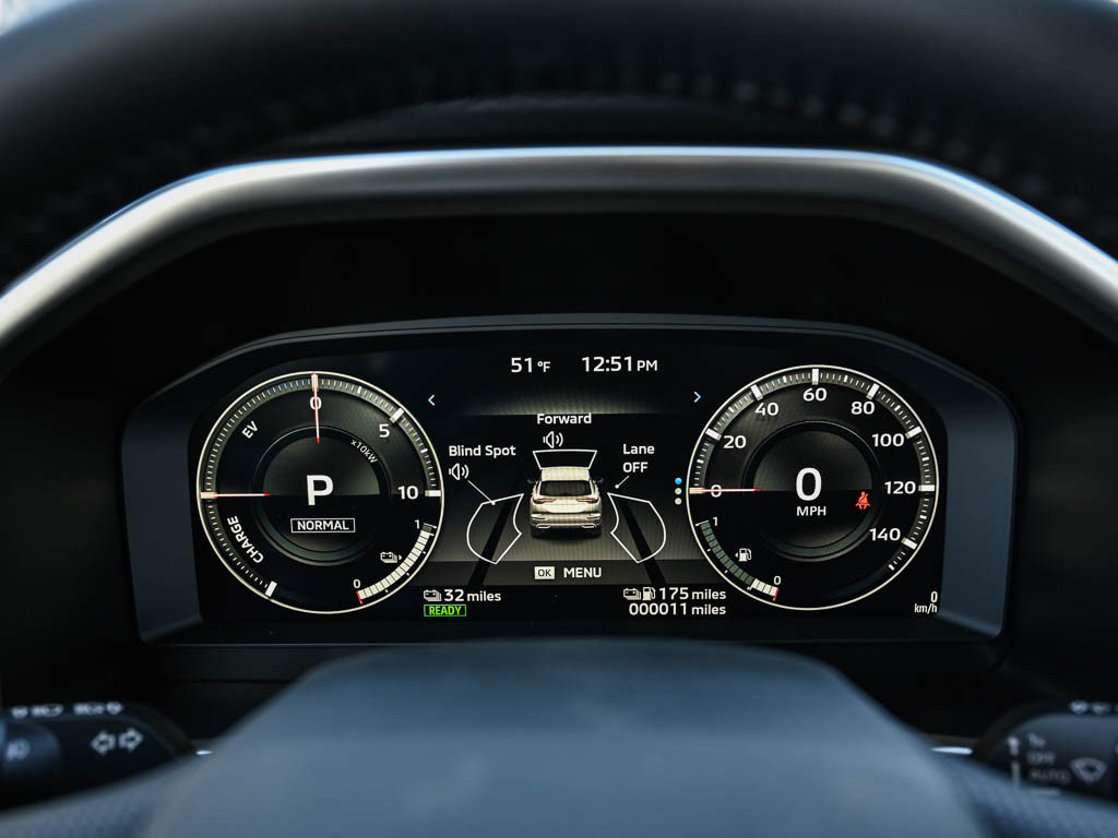 New 2025 Mitsubishi Outlander SE image 23