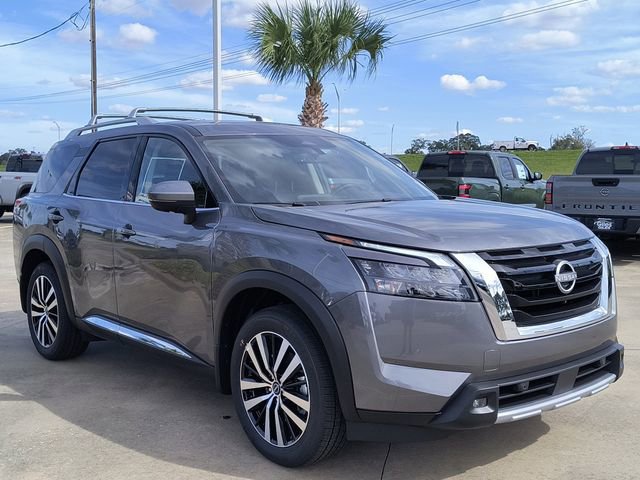 New 2025 Nissan Pathfinder Platinum image 6
