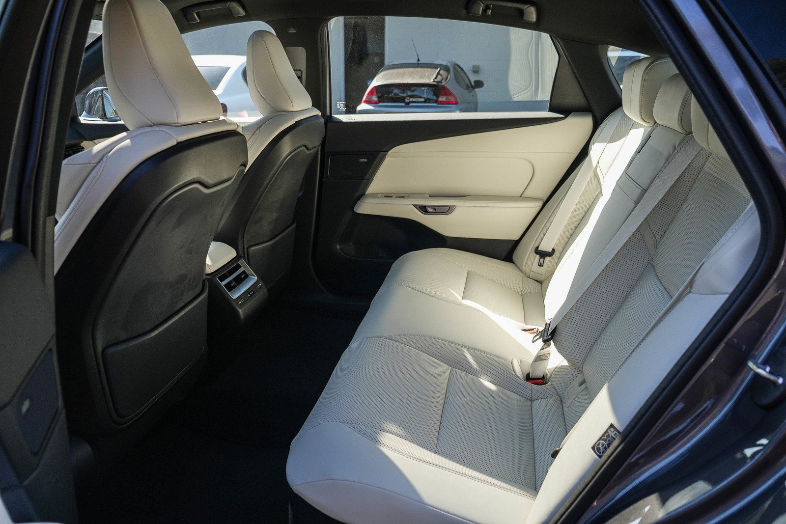 New 2026 Lexus ES 350h AWD w/ Cold Area Package image 18