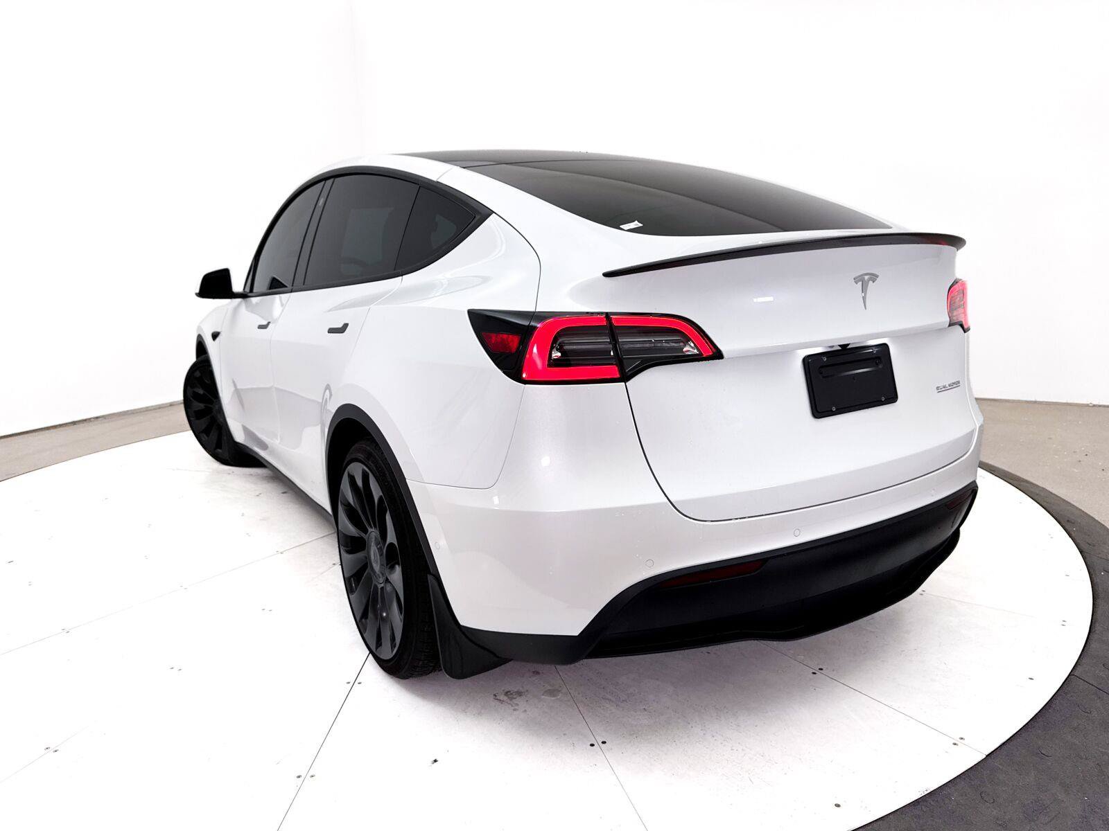 Used 2022 Tesla Model Y Performance AWD/4WD image 7