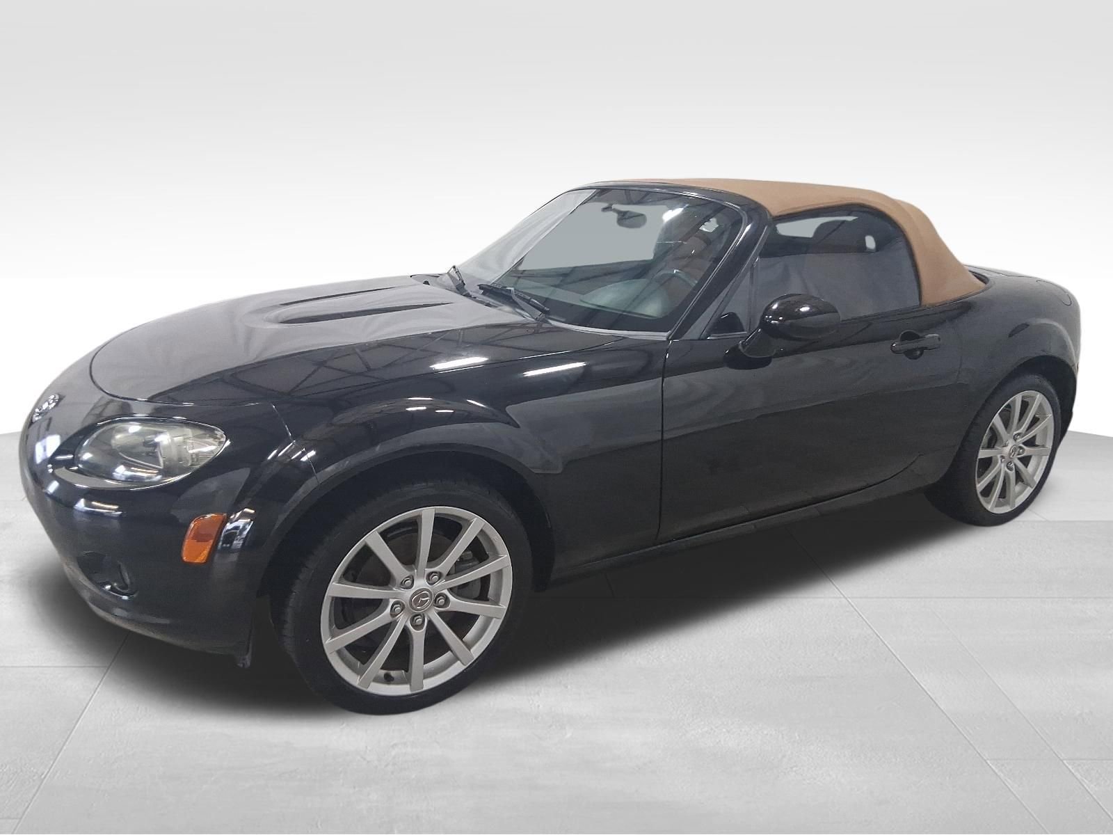 Used 2006 MAZDA MX-5 Miata Grand Touring RWD image 1