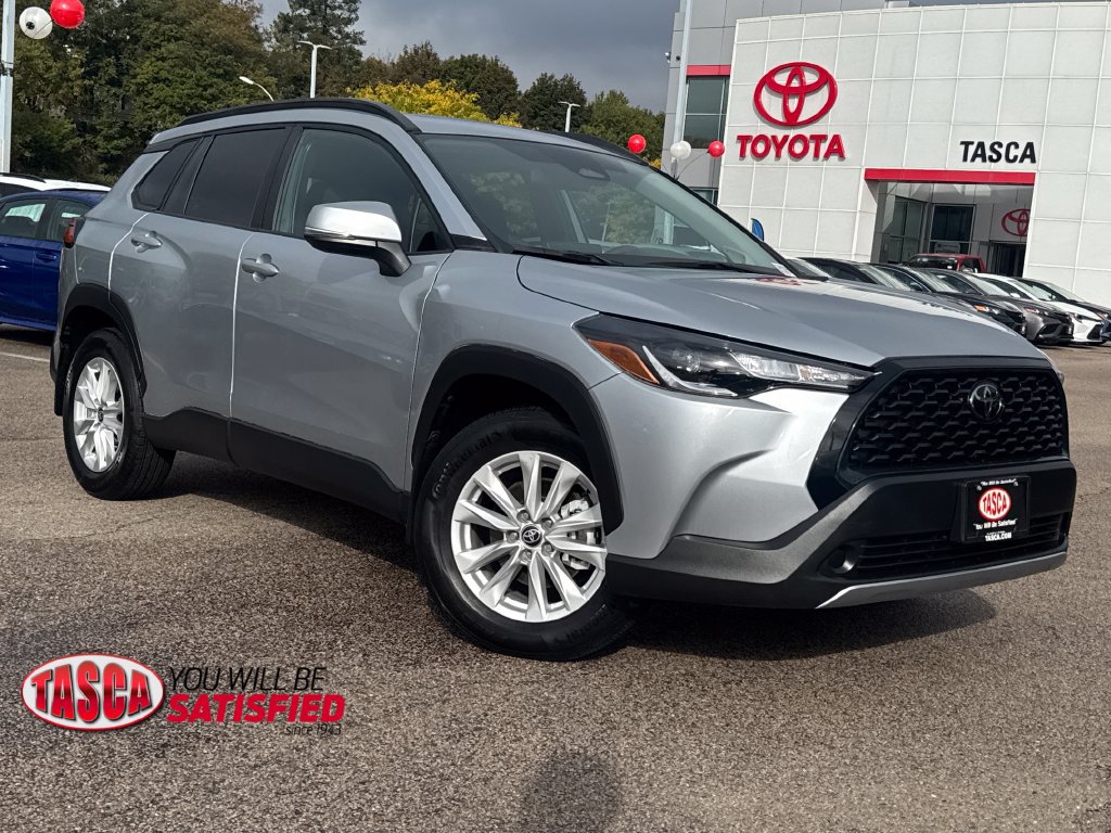 Used 2023 Toyota Corolla Cross LE w/ Moonroof Package
