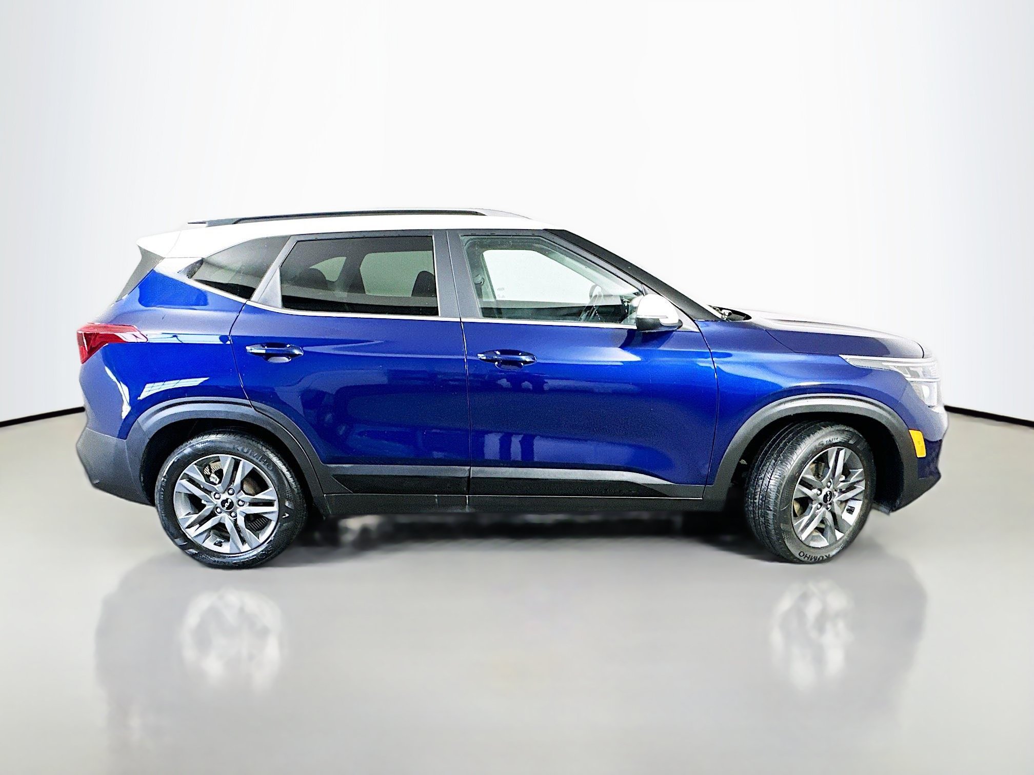 Certified 2023 Kia Seltos S w/ Navigation Package FWD image 8