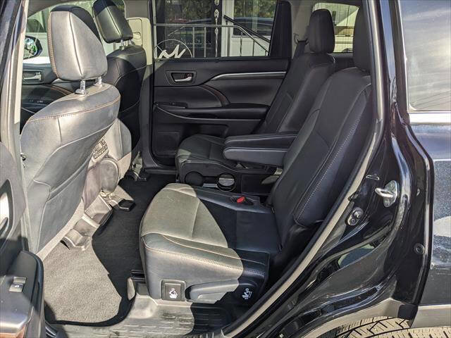 Used 2019 Toyota Highlander AWD V6 image 13