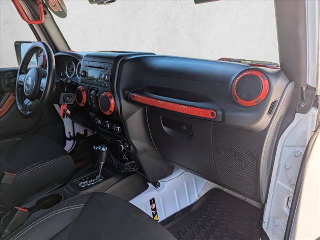 Used 2015 Jeep Wrangler Unlimited Sahara w/ Connectivity Group AWD/4WD image 20