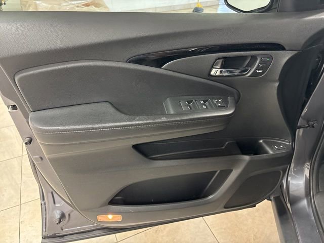 Used 2021 Honda Pilot Touring image 15