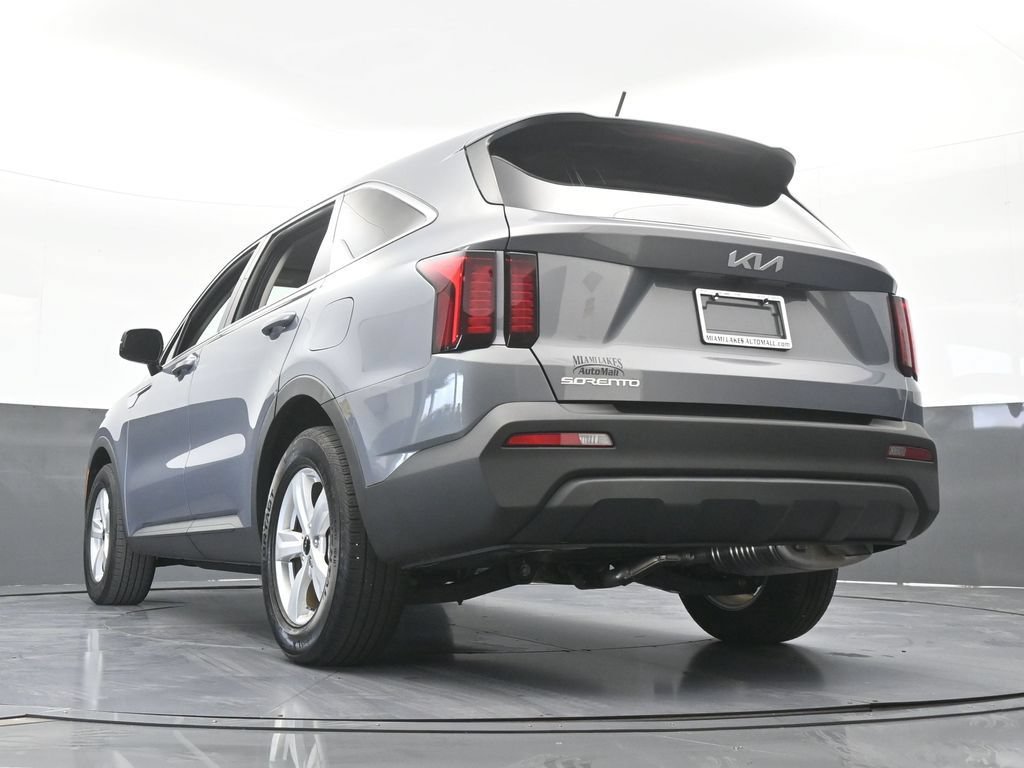 Used 2023 Kia Sorento LX FWD image 57