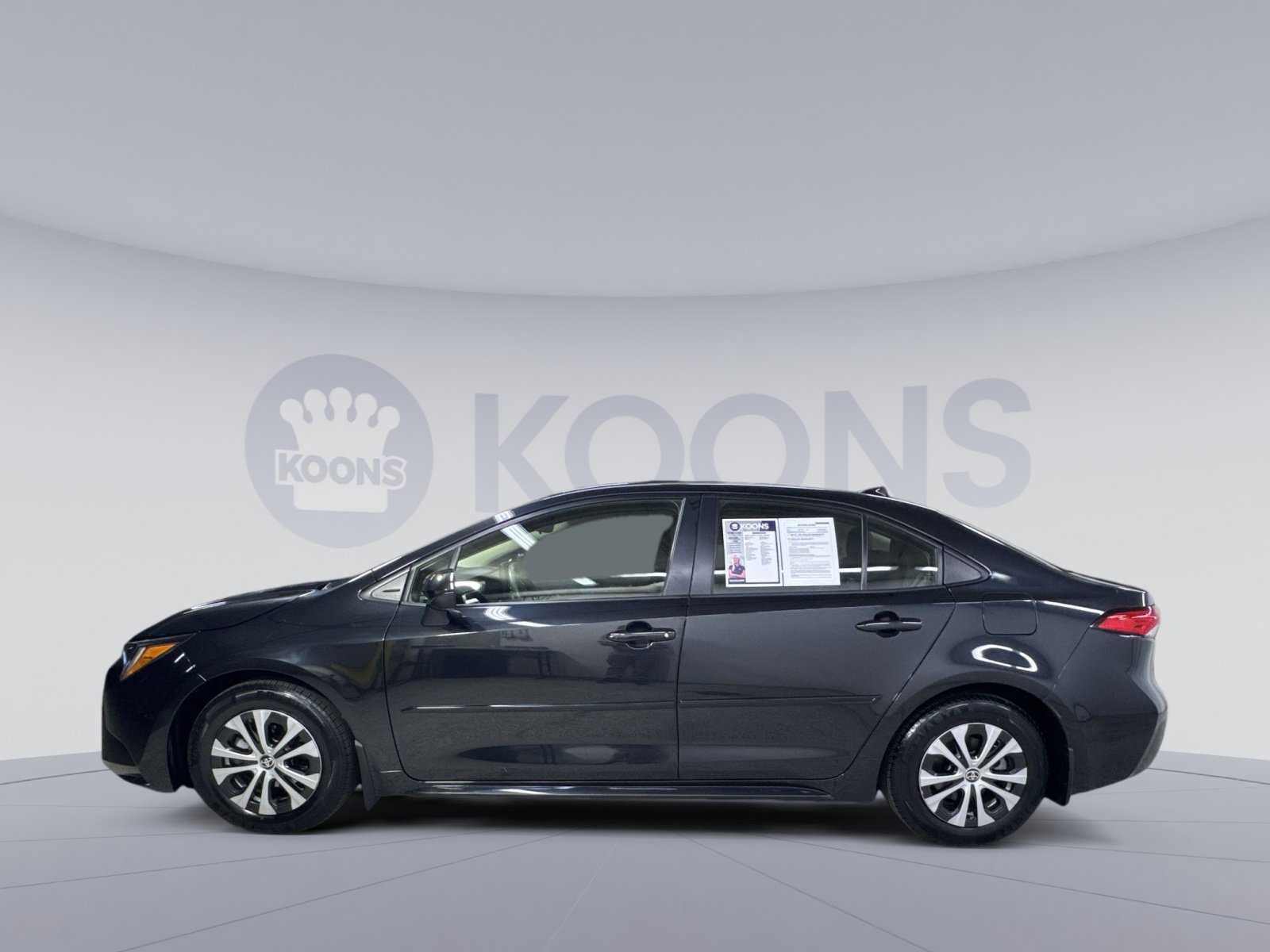 Used 2022 Toyota Corolla LE FWD image 17