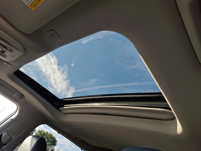 Used 2023 Toyota Highlander XLE image 14