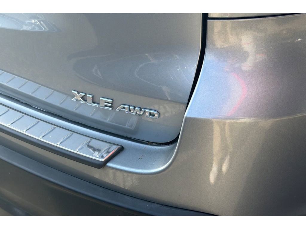 Used 2016 Toyota Highlander XLE image 7