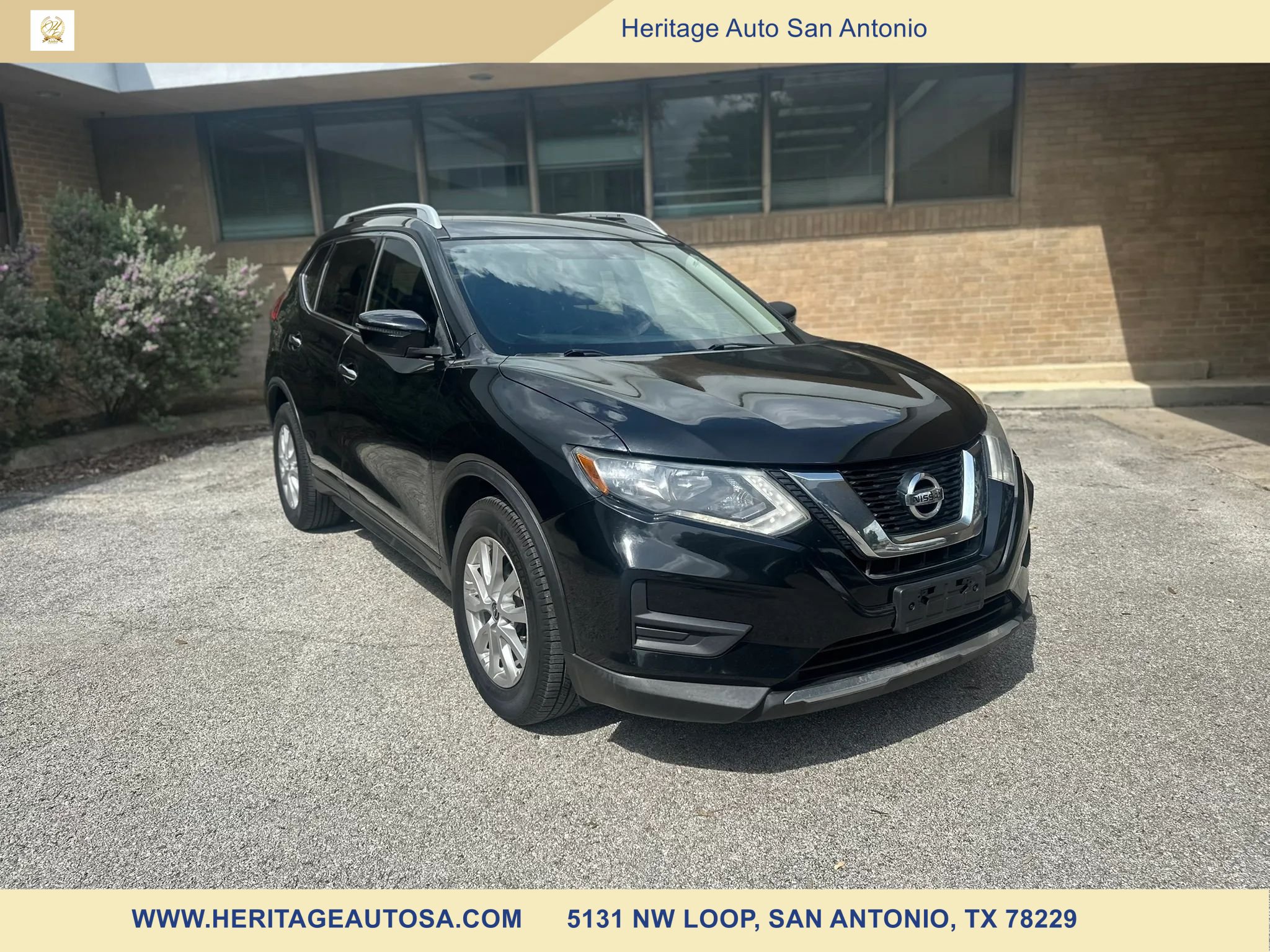Used 2017 Nissan Rogue SV FWD image 3