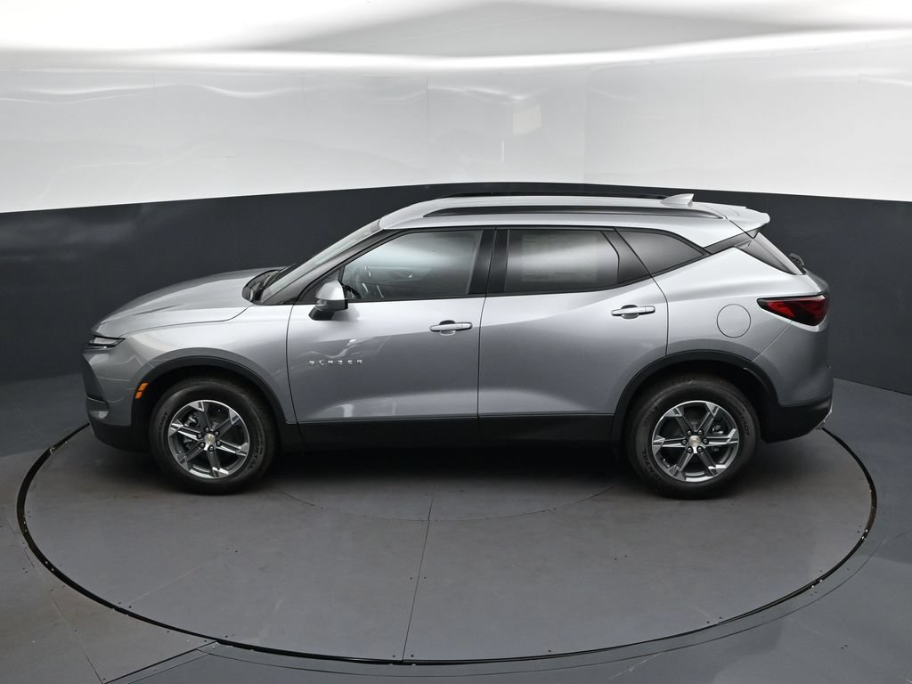 New 2026 Chevrolet Blazer LT w/ Convenience Package AWD/4WD image 32