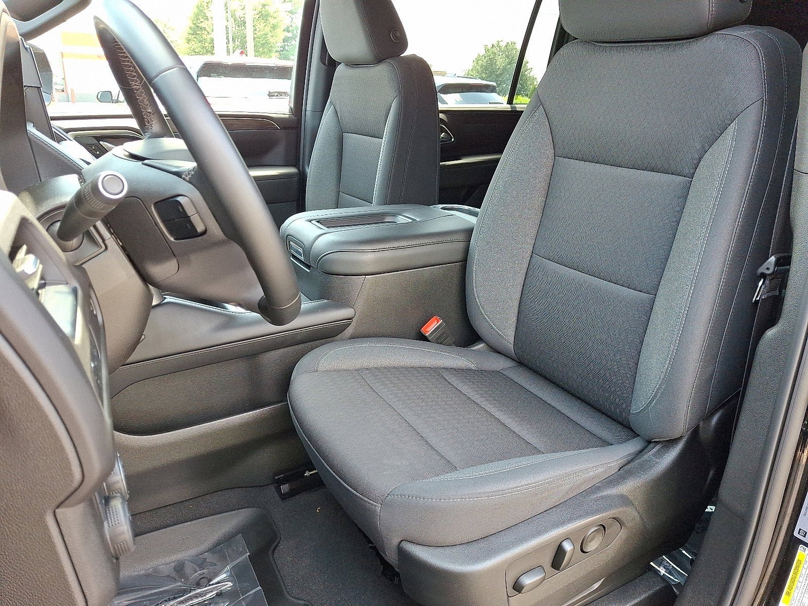 Used 2024 Chevrolet Suburban LS image 15