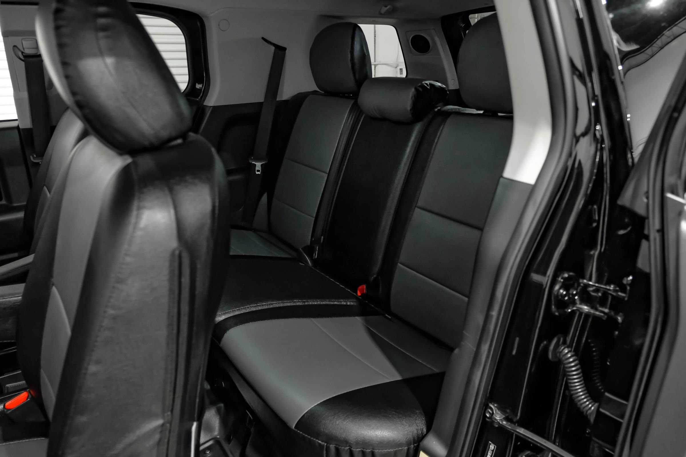 Used 2013 Toyota FJ Cruiser 4WD w/ Upgrade Pkg image 38