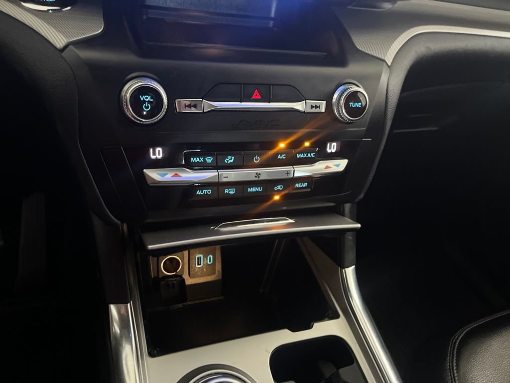 Used 2020 Ford Explorer XLT w/ Equipment Group 202A AWD/4WD image 75