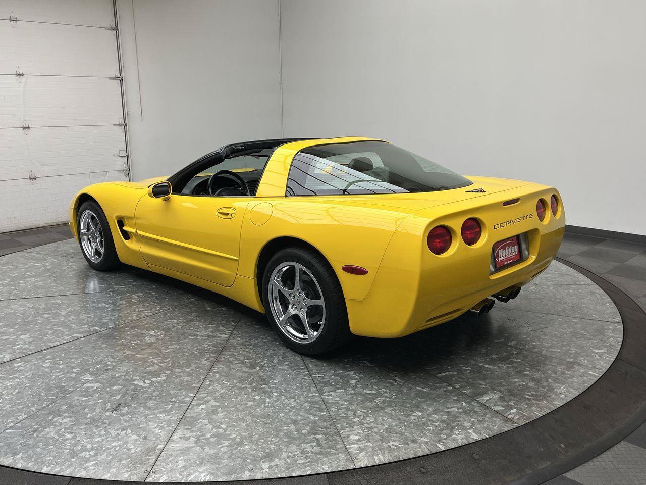 Used 2000 Chevrolet Corvette Coupe w/ Roof Pkg RWD video 2